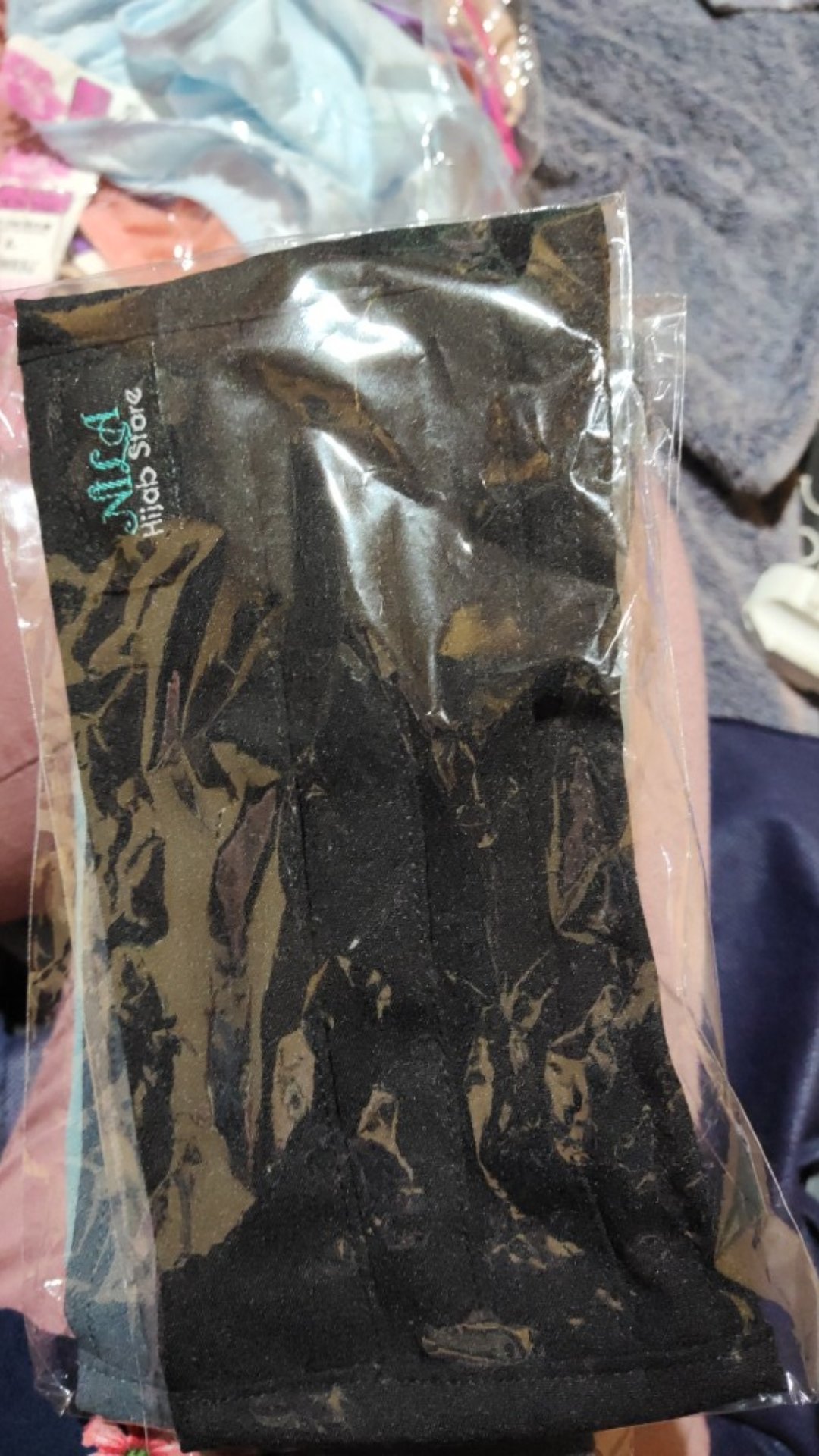 Masker Kain Serut Hijab Terbaru/masker Headloop Bahan Diamond Crepe / Ecer Grosir Nila Hijab Store