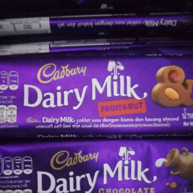 

Cadbury dairy milk ,cashew dan blackfores 62gr