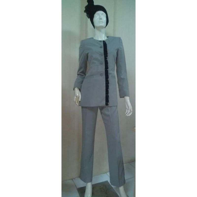 Ld 31 Blazer Abu Muda Aksen Renda Hitam Stelan Celana Panjang Tatum by Itang Yunasz
