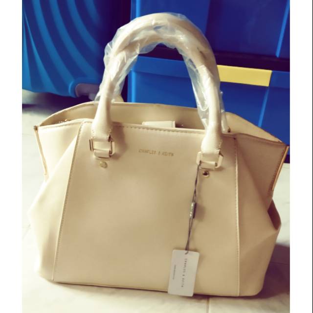 Charles and keith tas