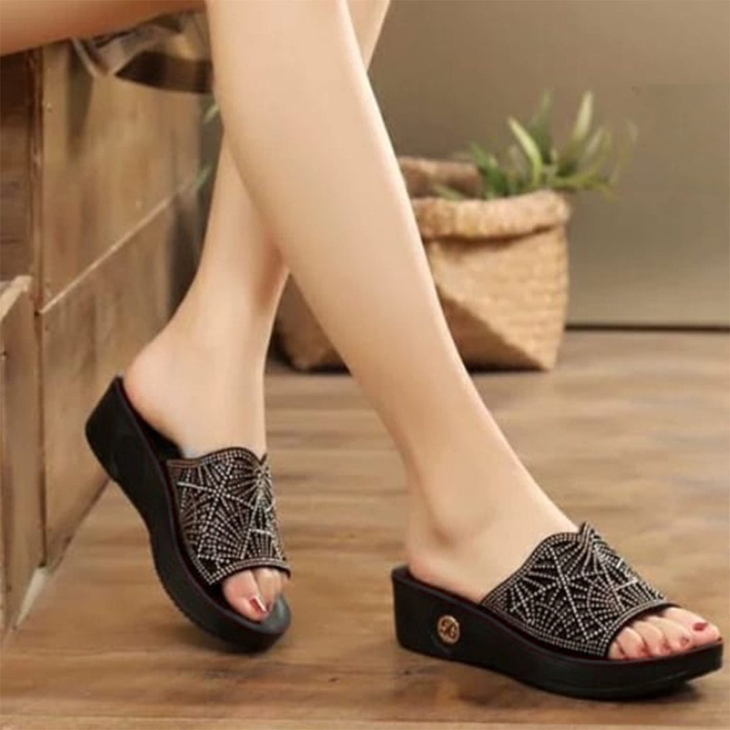 Sandal Wanita Calbi Model Terbaru-Sandal calbi Motif Laba Laba-Sandal Wedges Calbi Murah Terlaris Masakini Free Ongkir