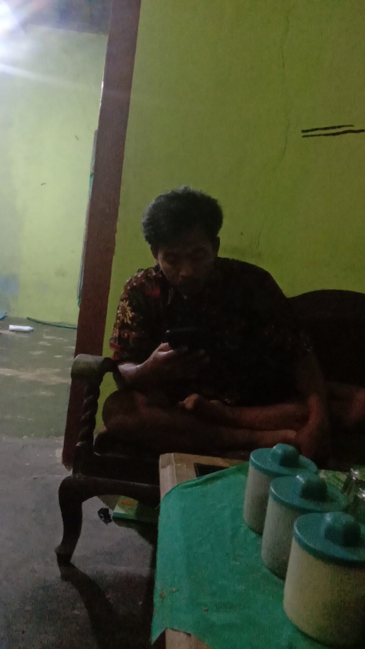 Kemeja Batik Pria Modern Motif Ulat Sogan Sragam M L Xl