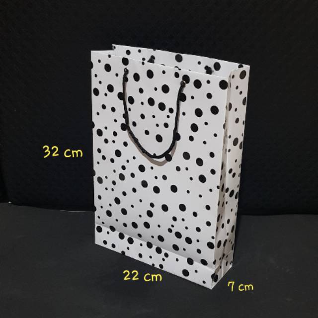 

Paper Bag Polkadot 32 x 22 x 7 cm