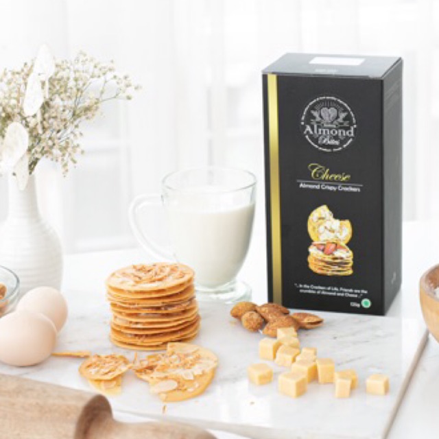 

Almond Bites - Almond Crispy Crackers Cheese