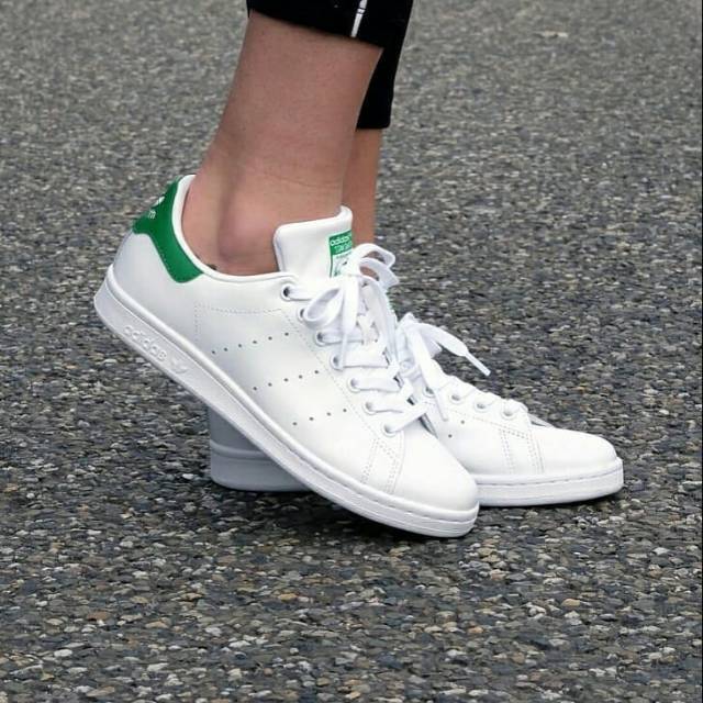 Sepatu Sneakers Adidas Stan Smith