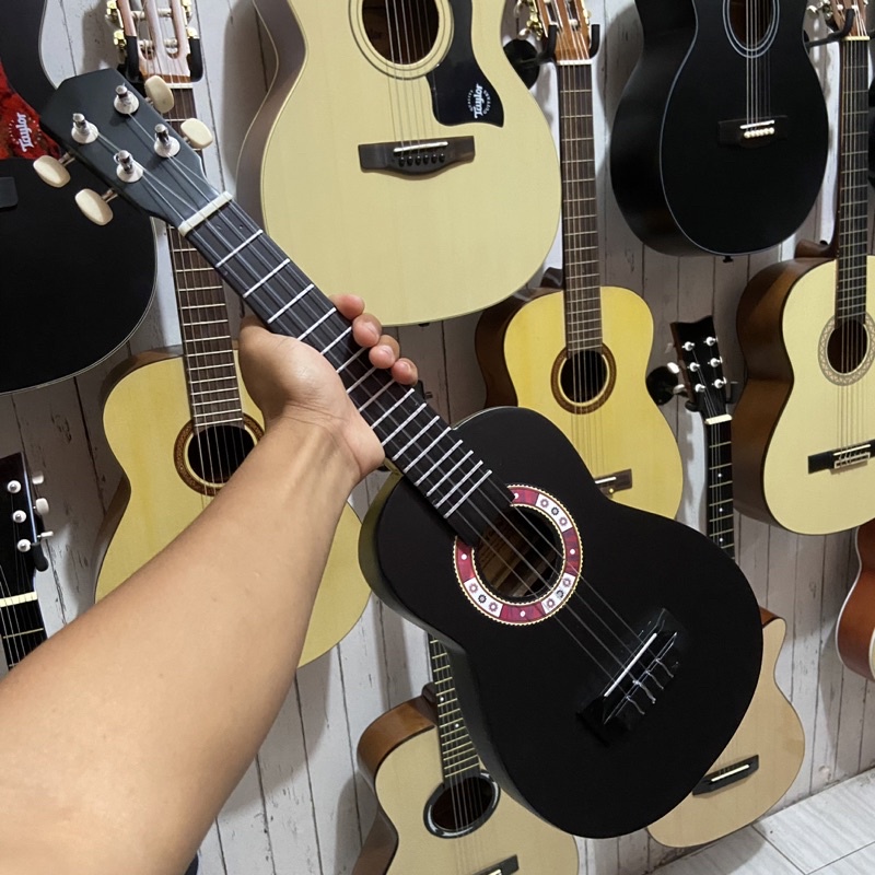 gitar ukulele kentrung soprano senar 4 dan senar 3 bonus  pick