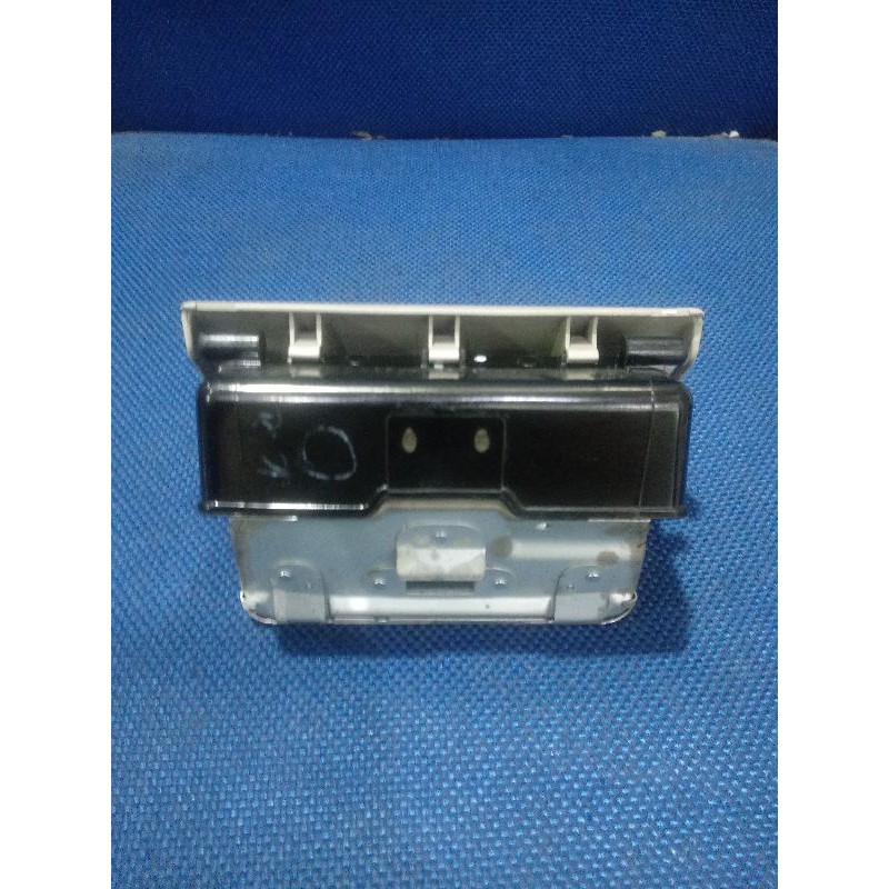 laci asbak laci asbak koin Toyota kijang Innova 2009-2015 orisinil