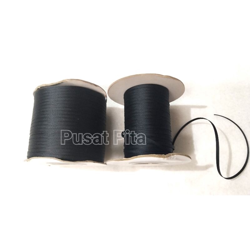 

pita grosgrain polos 0.3cm hitam, Rp 1.250/meter.