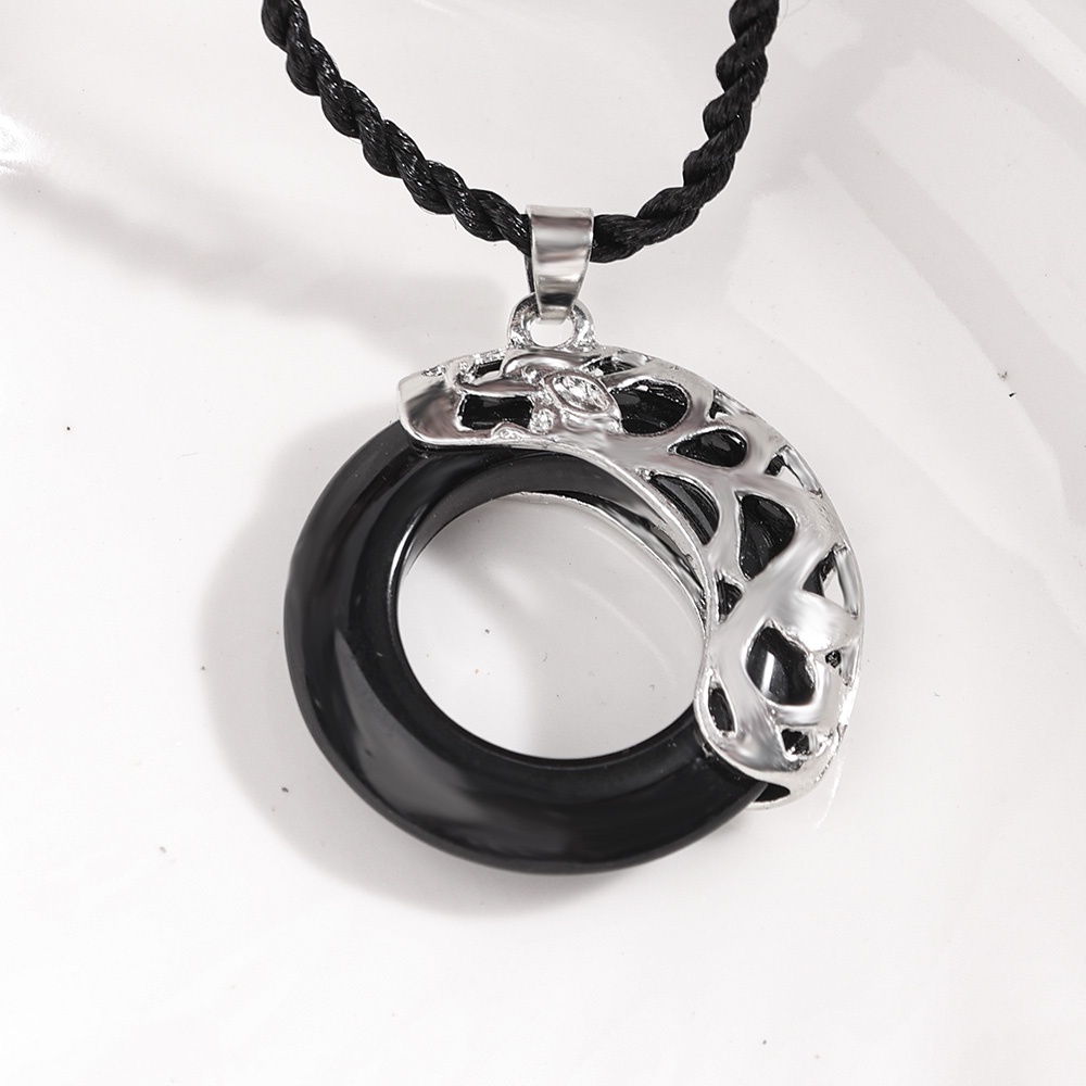 Vintage Black White Moonlight Couple Creative Round Pendant Necklace