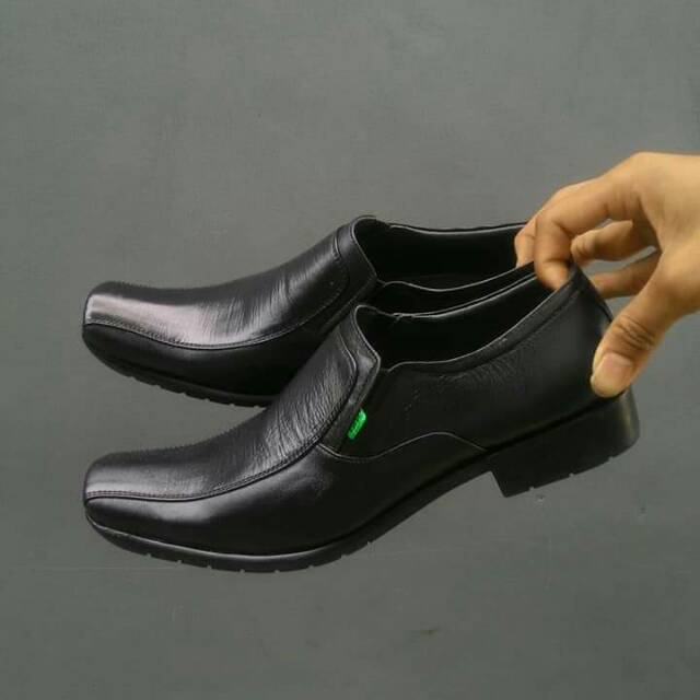 SEPATU KULIT KICKERS PANTOPEL