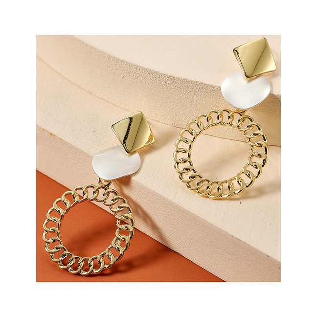 LRC Anting Tusuk Fashion Gold Color Generous Chain Circle Hollow Metal Earrings P51309