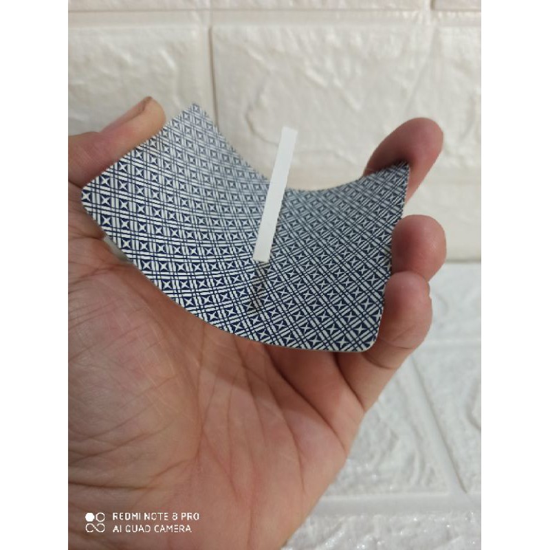 kartu sulap melayang