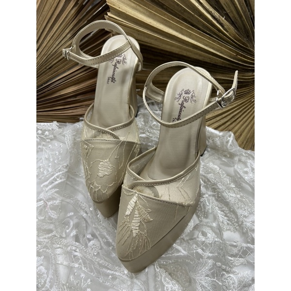 sepatu wedding wanita Cindy gold tali 12cm tahu