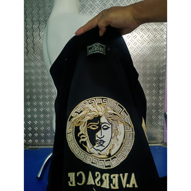 Jaket Beludru Alfredo Versace