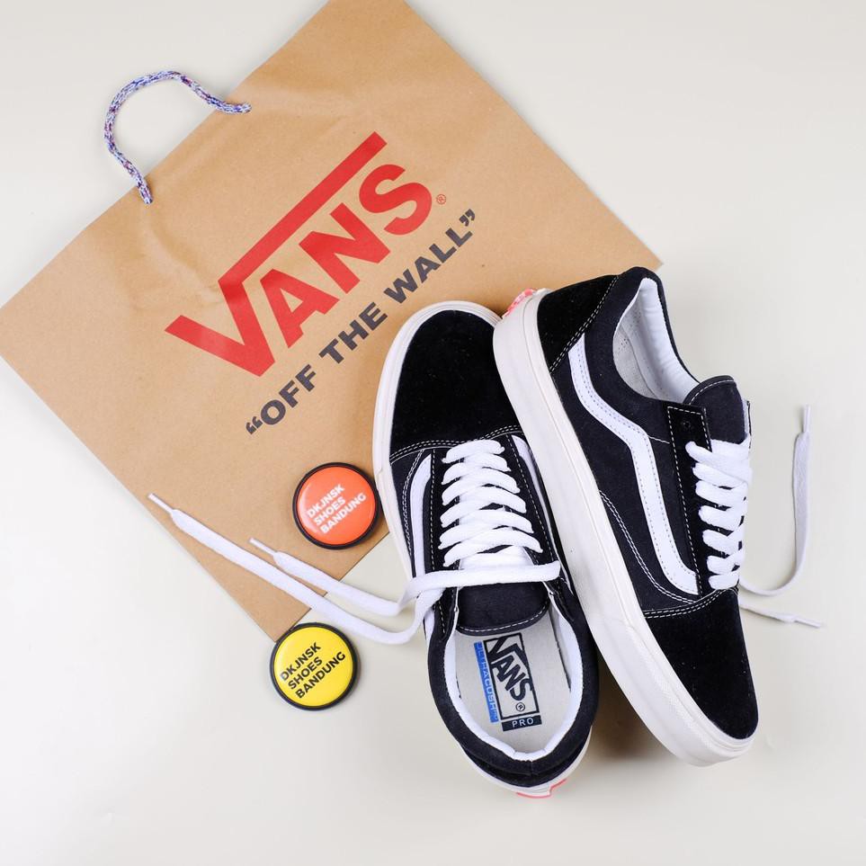 

Best Produk ( PAPER BAG & KAOSKAKI) - Os Vintage Black True White !