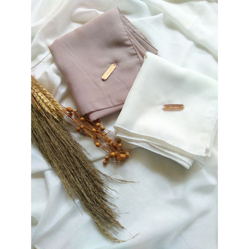 HIJAB SEGI EMPAT POLOS FATIMAH HIJAB POLLYCOTTON | BELLA SQUARE PREMIUM KERUDUNG POLOS-NUDE