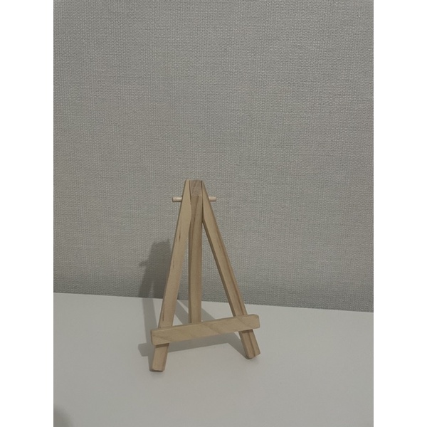 

Stand Kayu Mini Wooden Easel untuk Photocard / Akrilik / Deco Toploader / Polcos / Pajangan KPop PC