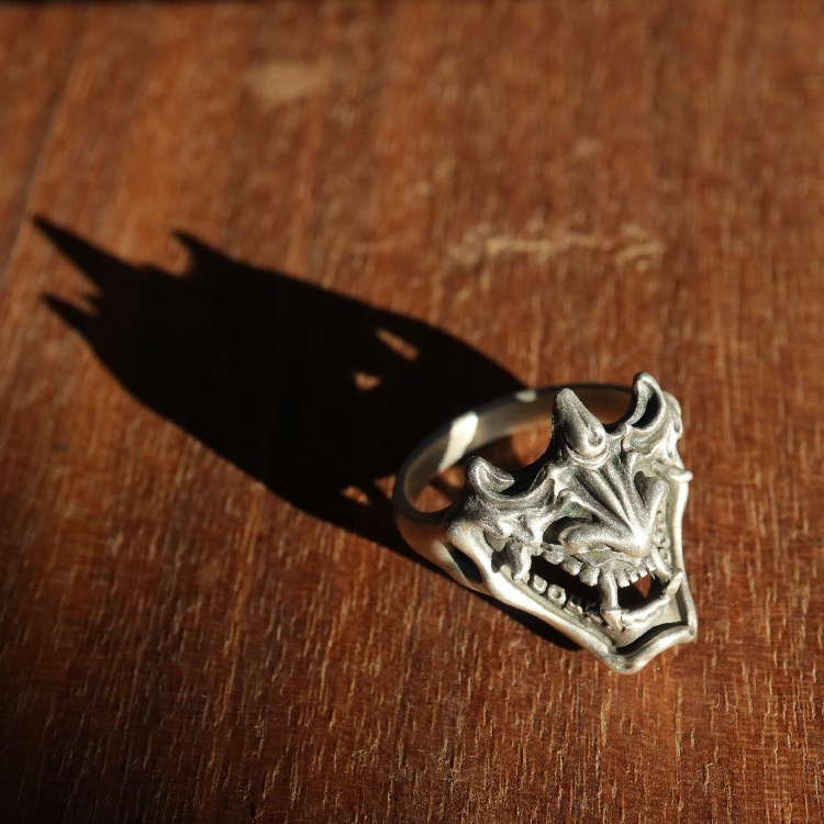 Cincin Pria Desain Topeng Iblis Gaya Keren Untuk Pestahadiah