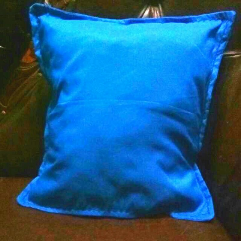 Sarung bantal sofa polos