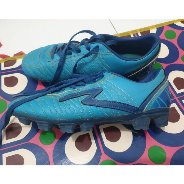 Sepatu Bola Specs Original size 40 Second