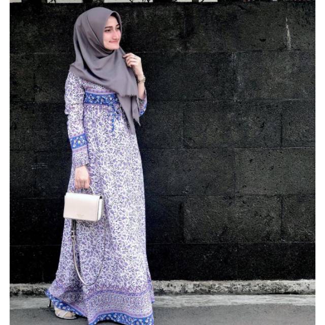 Yasmin Simple Dress by Nadeea