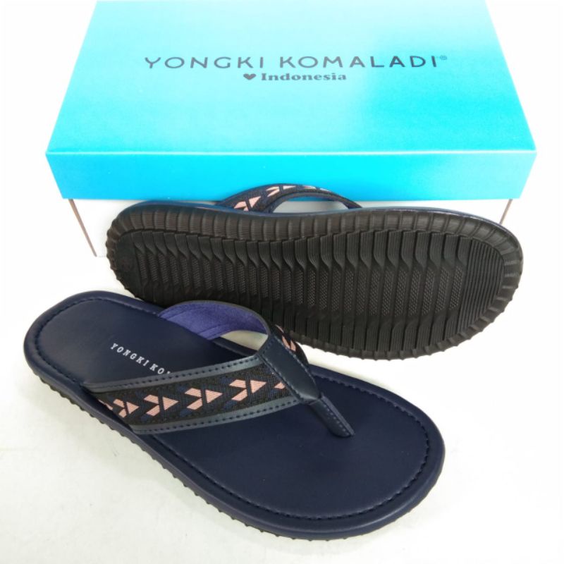 Sandal Pria Yongki Komaladi Casual Terbaru