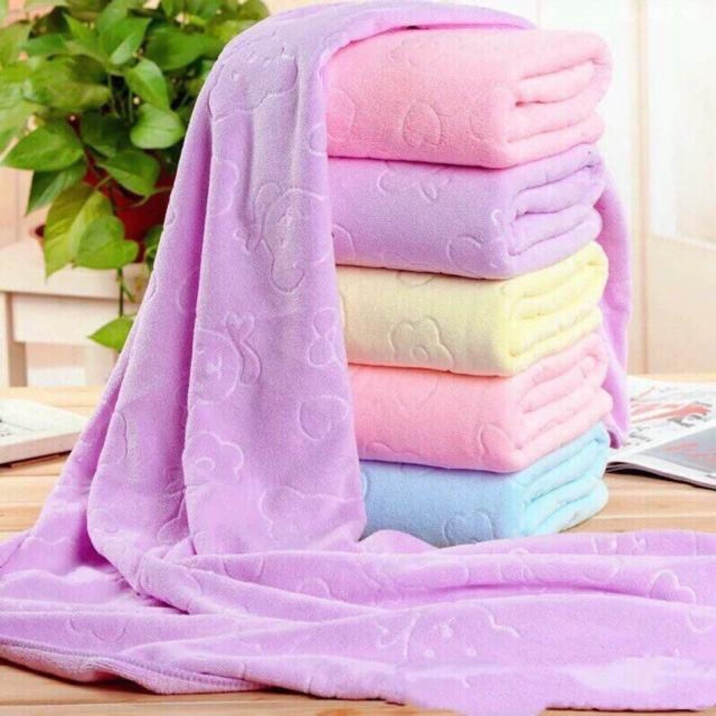 Handuk Microfiber Emboss Beruang Size 70cm X 140cm Import High Quality Daya Serap Yang Bagus Bahan Nano Microfiber Cepat Kering / Handuk Pantai / Handuk Souvenir / Handuk Dewasa Anak / Handuk Traveling