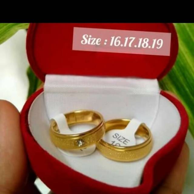 Cincin couple titanium anti karat lapis emas 18 karat