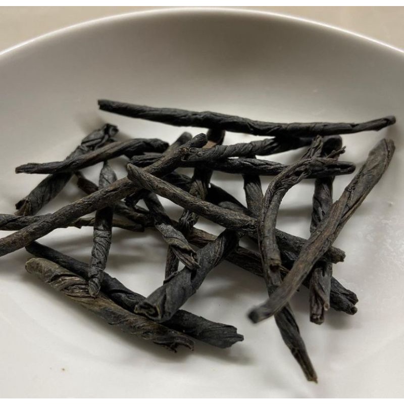 

Teh Ku Ding chinese tea herbal penurun kolestrol dan gula darah 50gr 苦丁茶