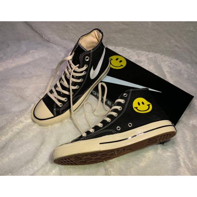 converse nike swoosh