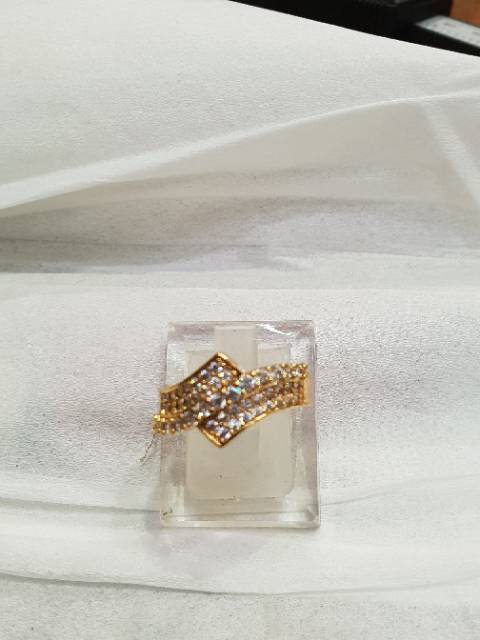 cincin pewanita permata cincin lapis emas cincin replika emas berlian cincin fullpermata