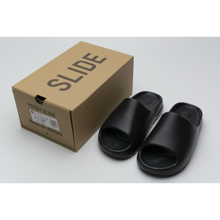 black yeezy slide