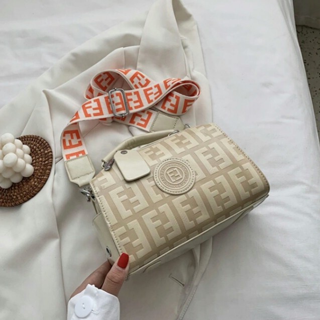 TAS SELEMPANG IMPORT WANITA CEWEK PEREMPUAN JAKARTA BATAM FENDI 2022