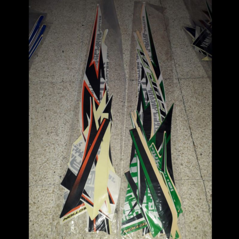 striping sticker lis standar motor yamaha Jupiter Z1 2014 orange putih-hijau putih