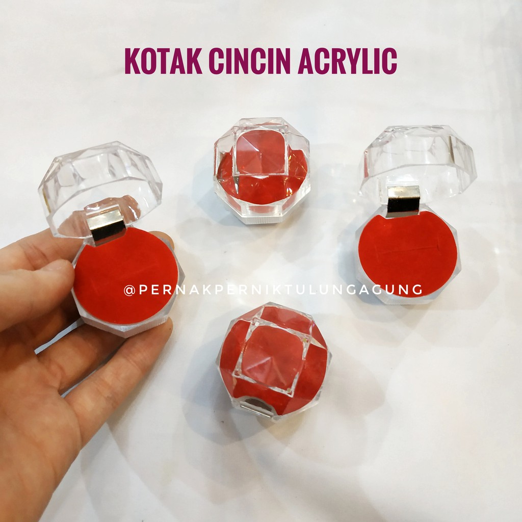 Kotak Cincin Akrilik Kecil