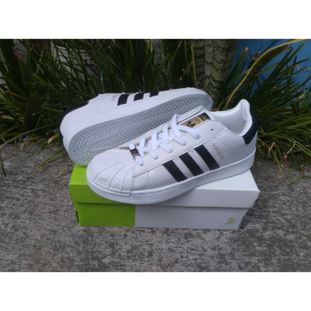 Adidas Superstar