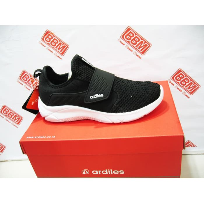 ARDILES TAMARA - SEPATU WANITA SLIP ON SANTAI RUNNING - Hitam/Putih