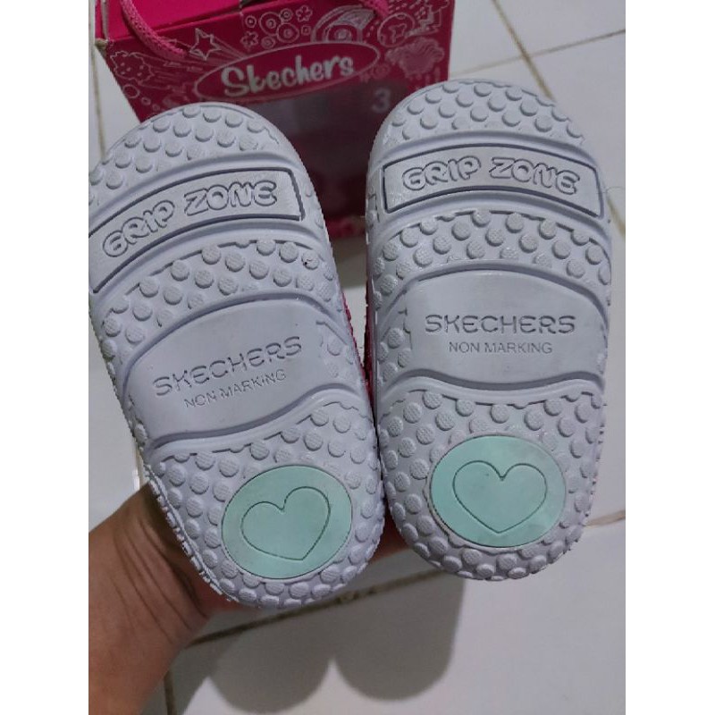 skechers non marking