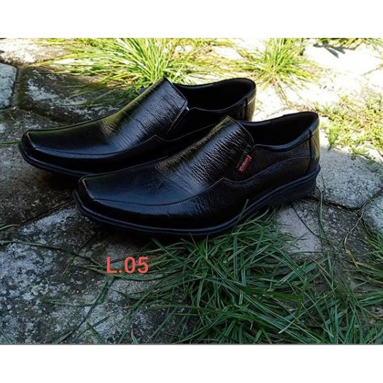Sepatu Pantofel Pria - L05 - Kulit Asli