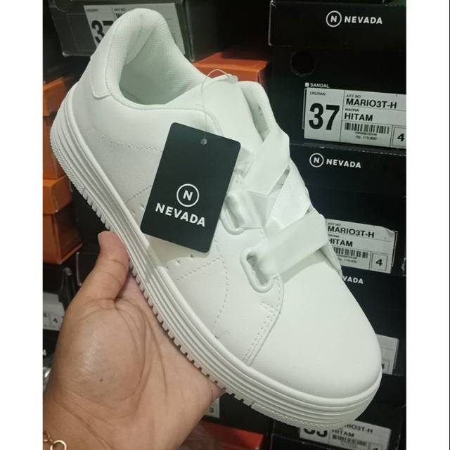 Sepatu merk. Nevada uk. 40 (yq16wh)