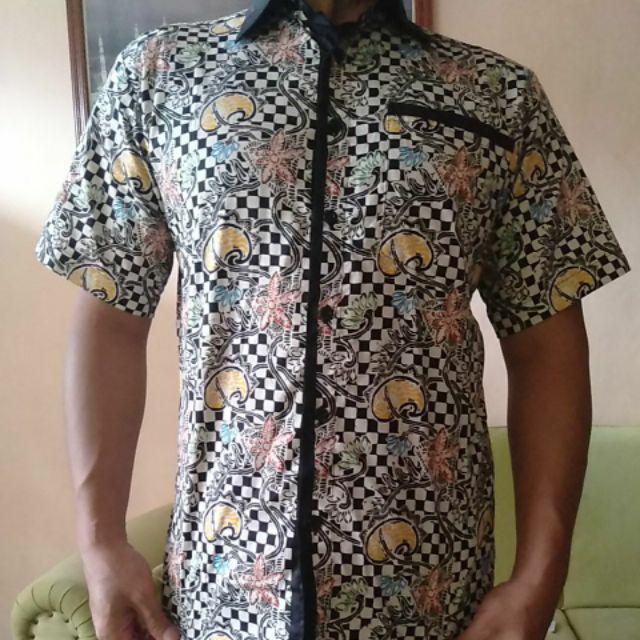 Arjuna Weda Hem Batik Papan Catur - Hitam