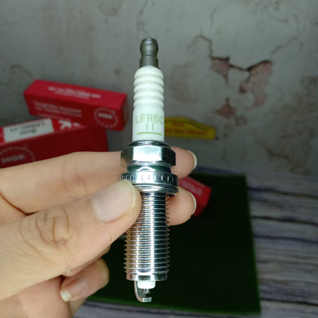 Busi NGK Toyota Kijang Innova G 2.0 LFR6C-11 Spark Plugs