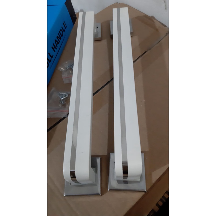 HD DJ PULL HANDLE GARIS TERDAPAT 2 WARNA PUTIH DAN HITAM/HANDLE HANDEL PEGANGAN GAGANG PINTU RUMAH LACI LEMARI BAGUS TEBAL HIGH QUALITY/ TARIKAN PINTU RUMAH BLACH WHITE GARIS ELEGAN/ HANDEL PINTU