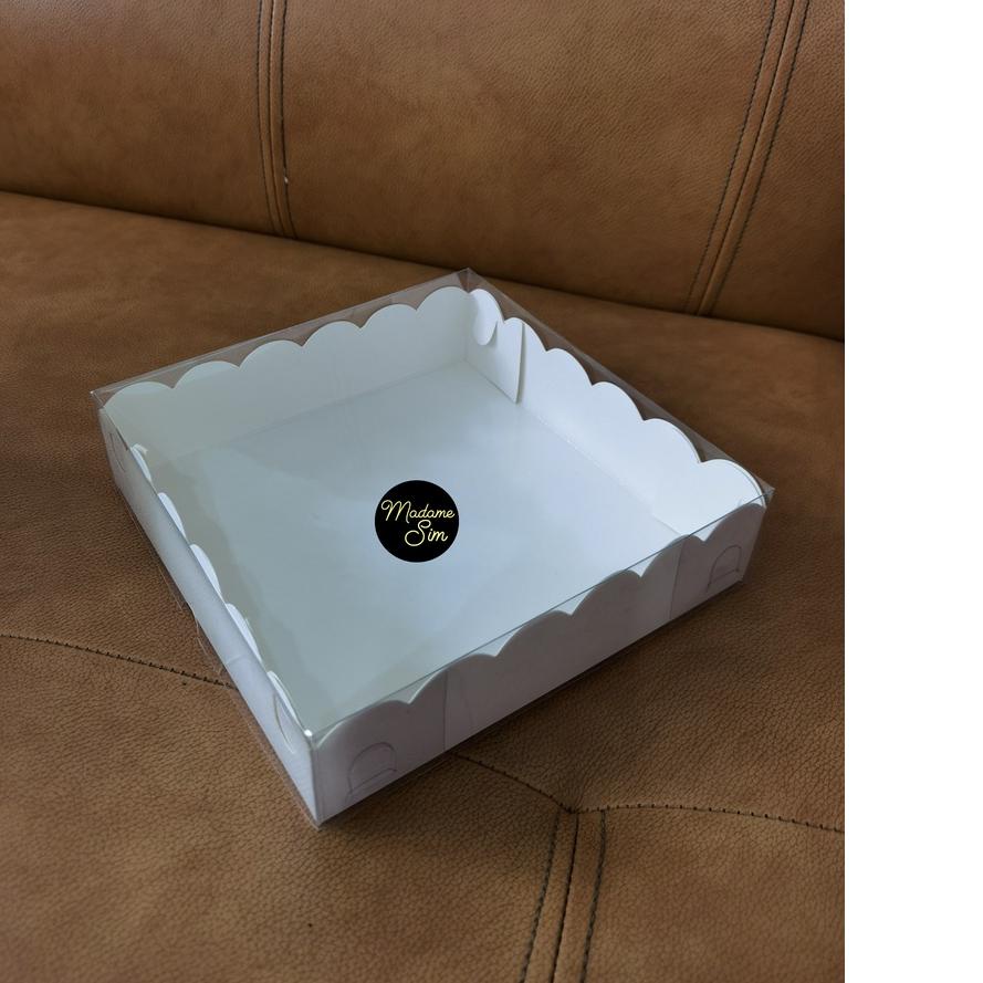 

Baru - BOX MIKA PUTIH - DUS KUE - KOTAK - KARDUS 20.5 x 20.5 x 4.5 CM ISI 10 PCS