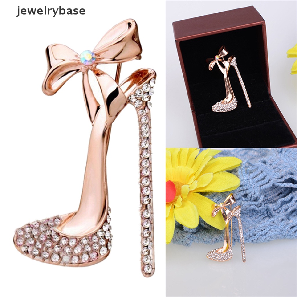 Bros Pin Lapis Emas Bentuk Sepatu High Heels Hias Kristal Berlian Imitasi