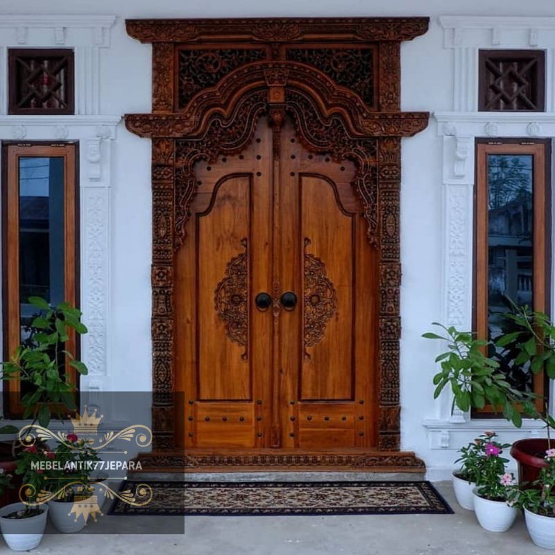 Kusen Pintu Gebyok Ukir
