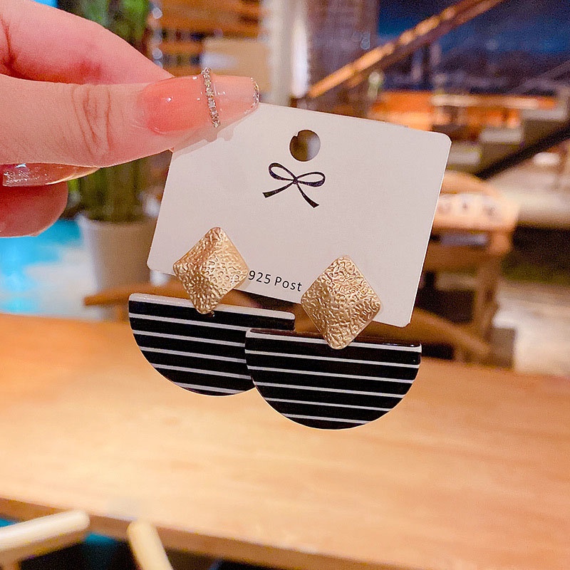 Anting S925 Silver Needle Bentuk Bulat Motif Garis Gaya Retro