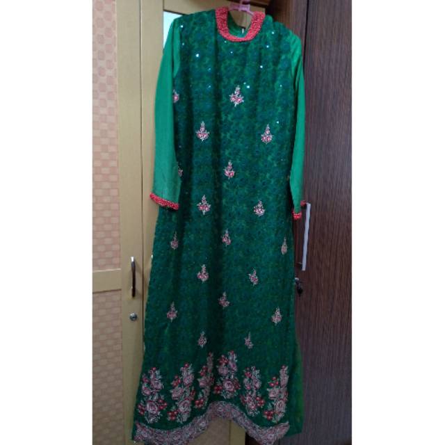 Gaun Pesta Muslim Preloved