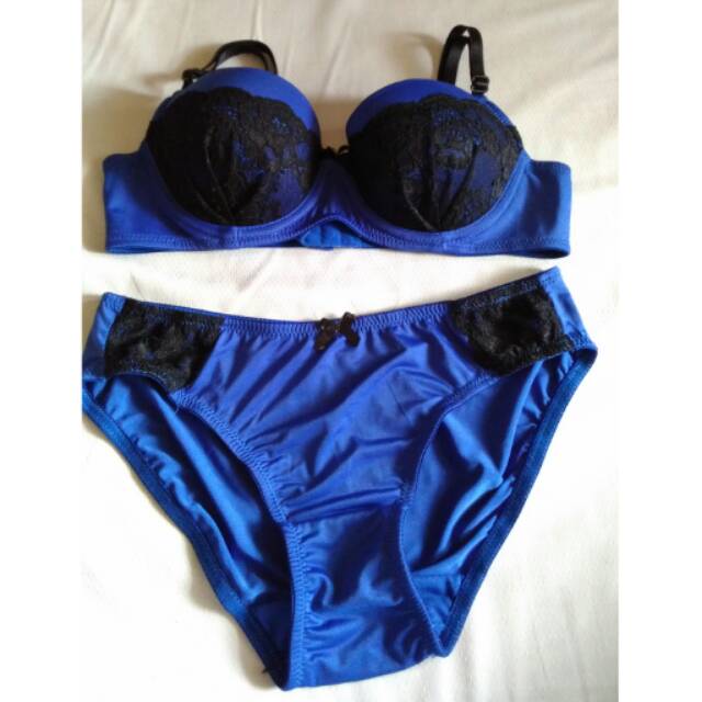 Set bra & cd st. Yves