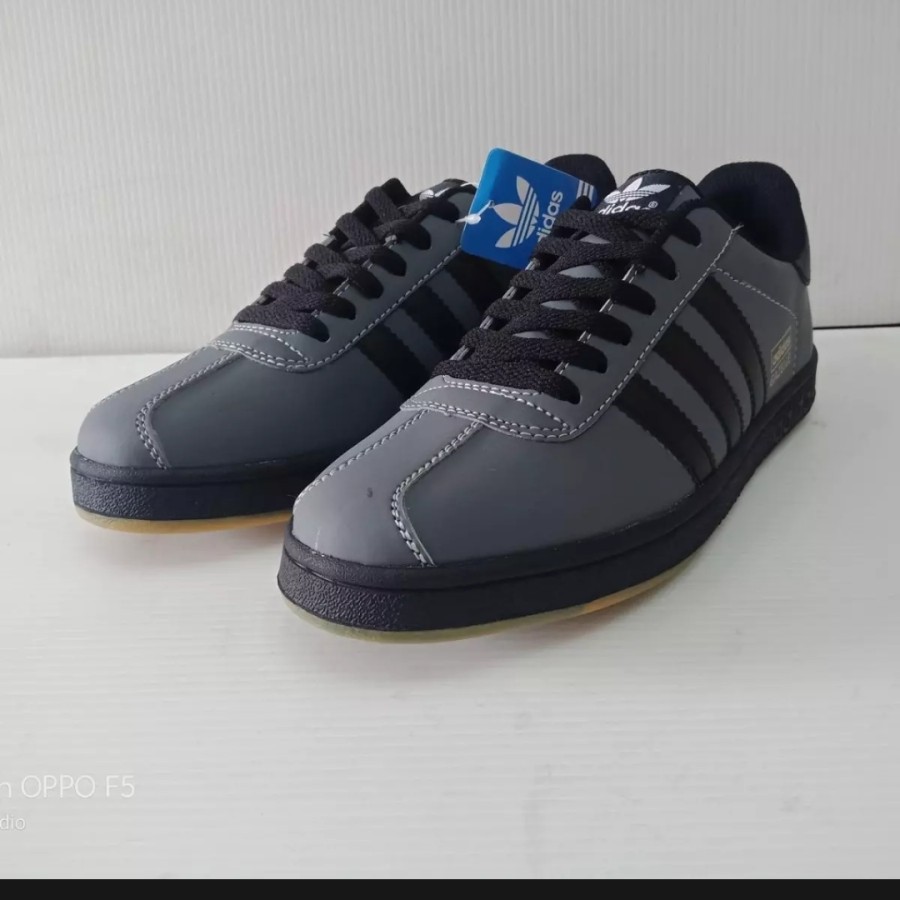 Adidas Sepatu sneakers Casual murah berkualitas